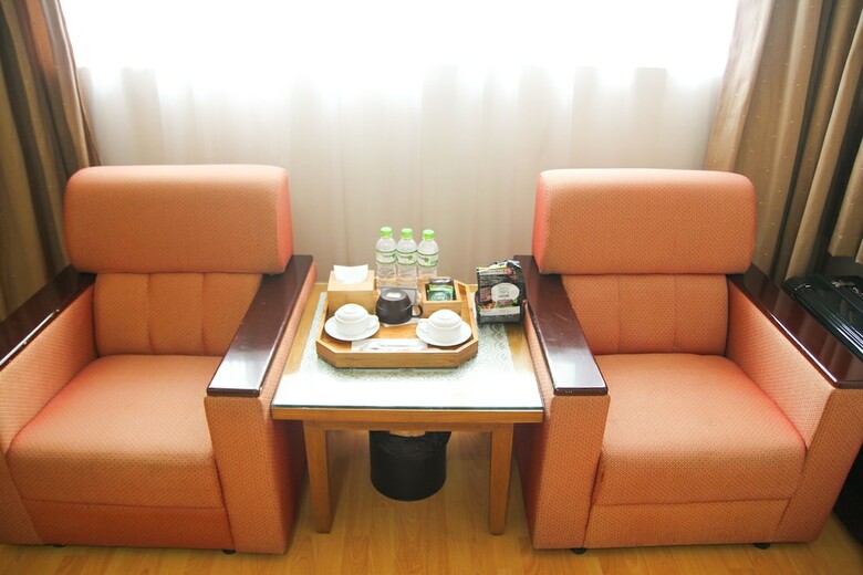 Cherry Hotel 2