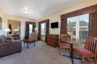 Clarion Hotel & Suites
