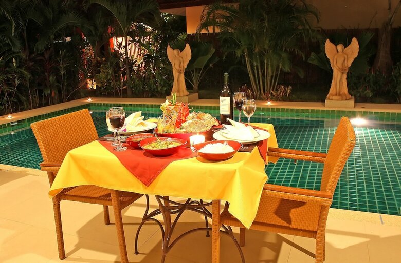 Thai Thani Pool Villa Resort