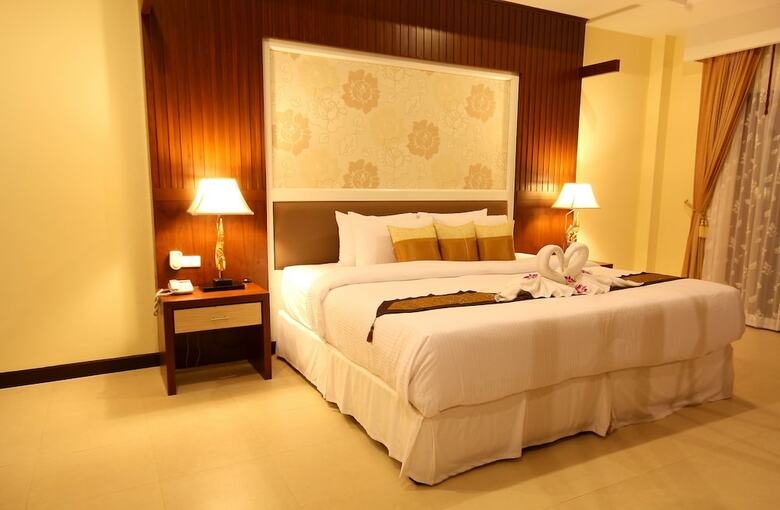 Thai Thani Pool Villa Resort
