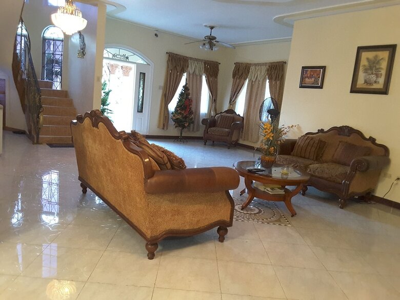Hotel Cazwin Villa