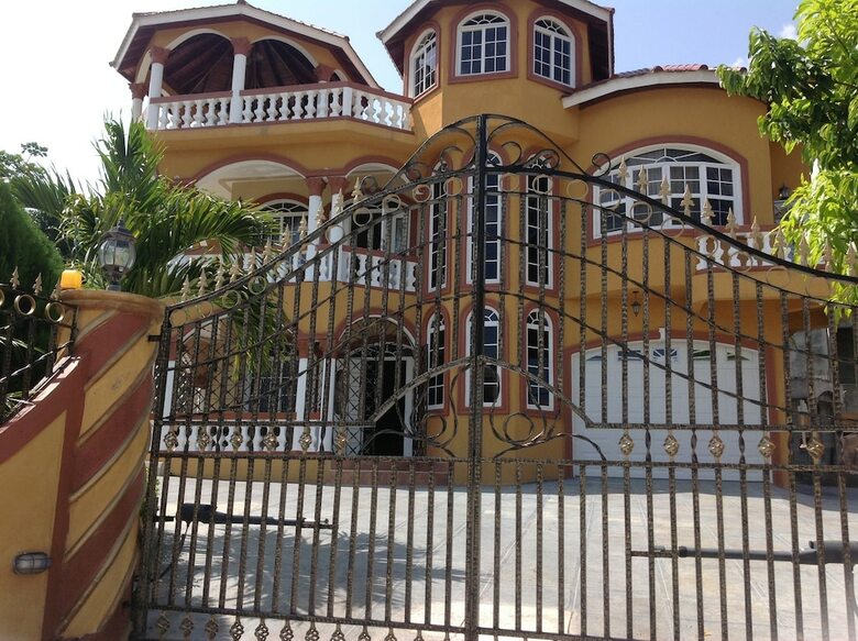 Hotel Cazwin Villa