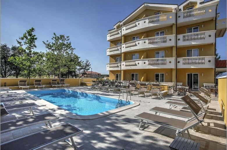 Aparthotel Zaton