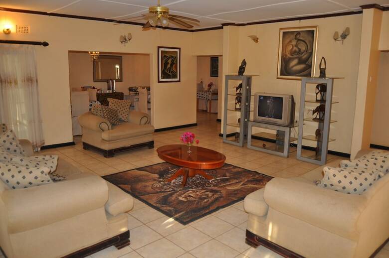 Hotel Wane Guest Lodge