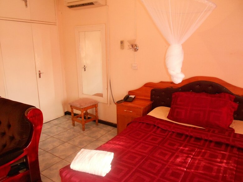 Hotel Wane Guest Lodge