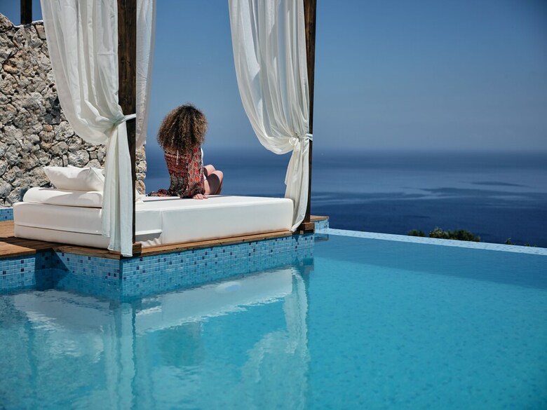 Emerald Villas & Suites