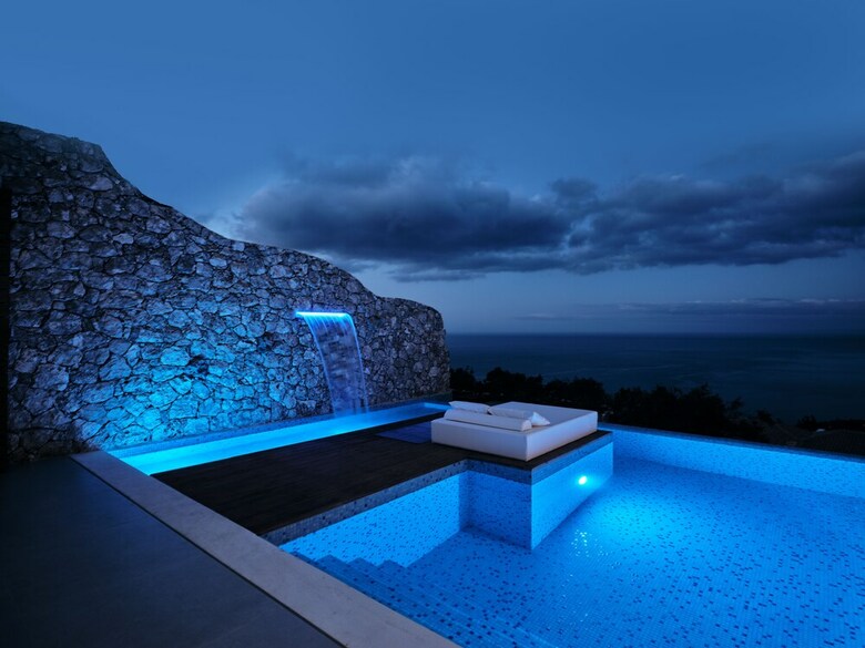 Emerald Villas & Suites
