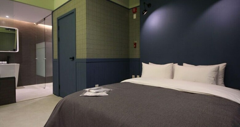 Club Hotel