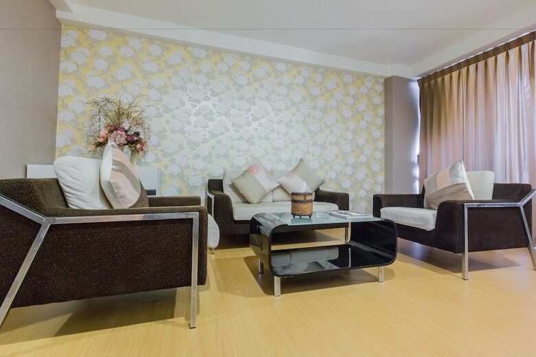 Hotel Three Seasons Place