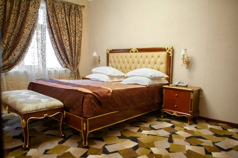 Hotel Shah Palace