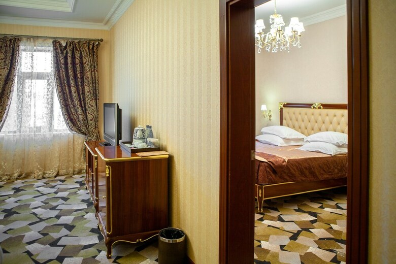 Hotel Shah Palace