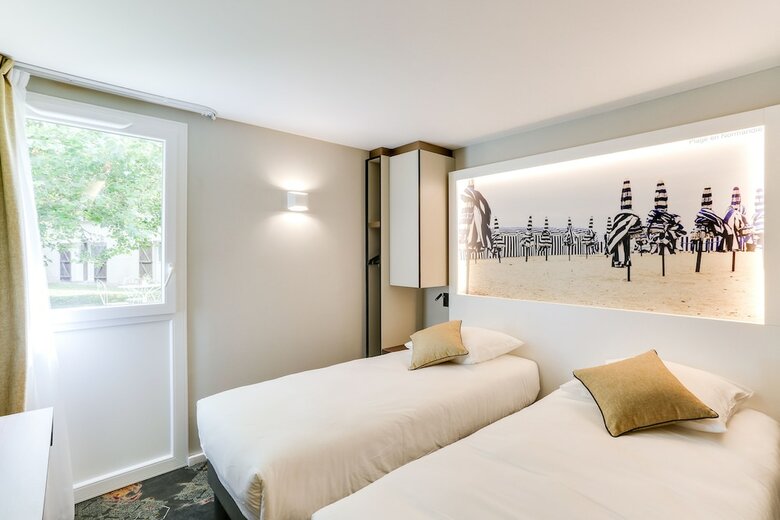 Brit Hotel Caen Nord - M�morial