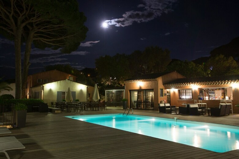 Hotel H�tel Les Capucines