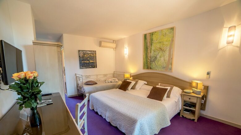 Hotel Authentic By Balladins Le Mas Des Ecureuils