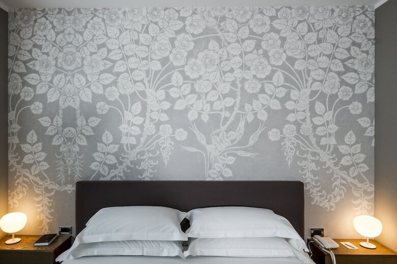 Fh Crystal Hotel
