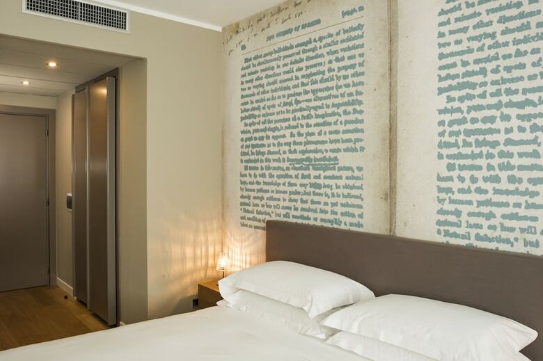 Fh Crystal Hotel