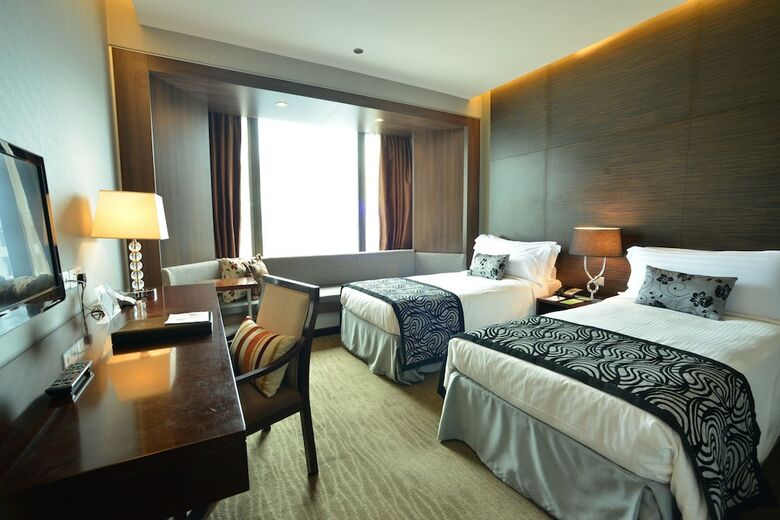 Peninsula Excelsior Hotel