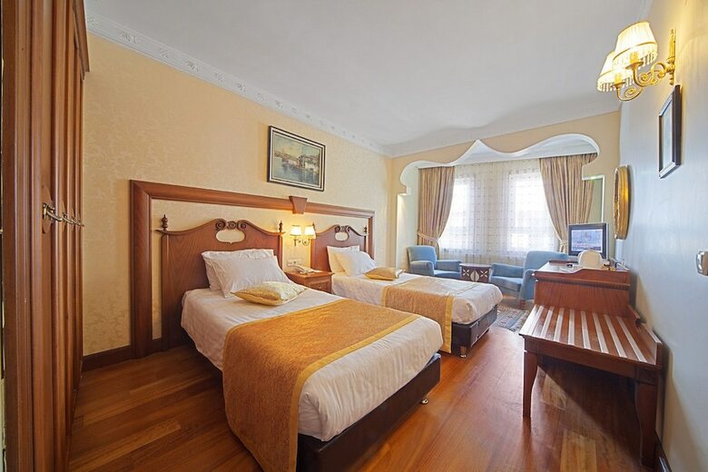 Azade Hotel