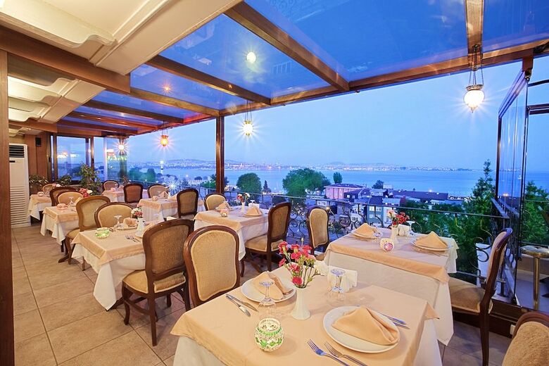 Azade Hotel