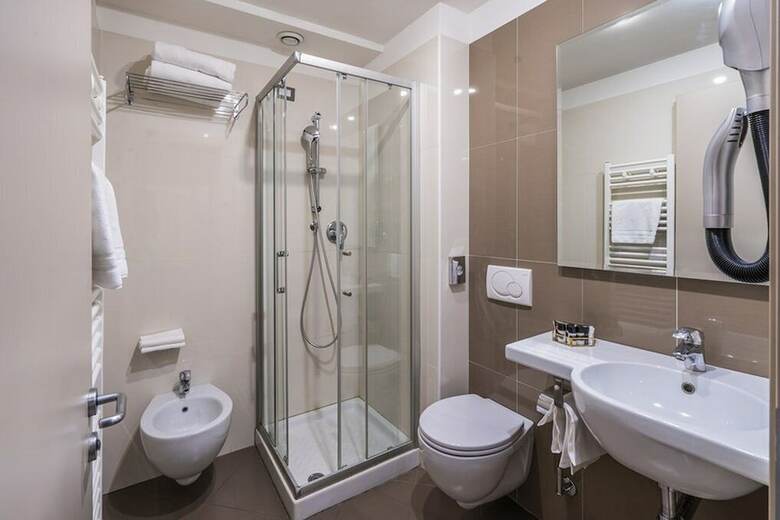 Smart Hotel Holiday