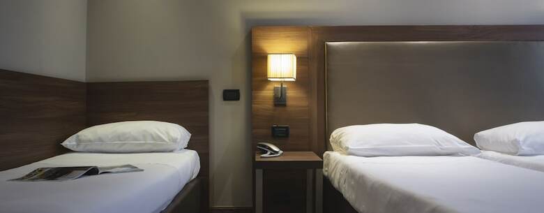 Smart Hotel Holiday