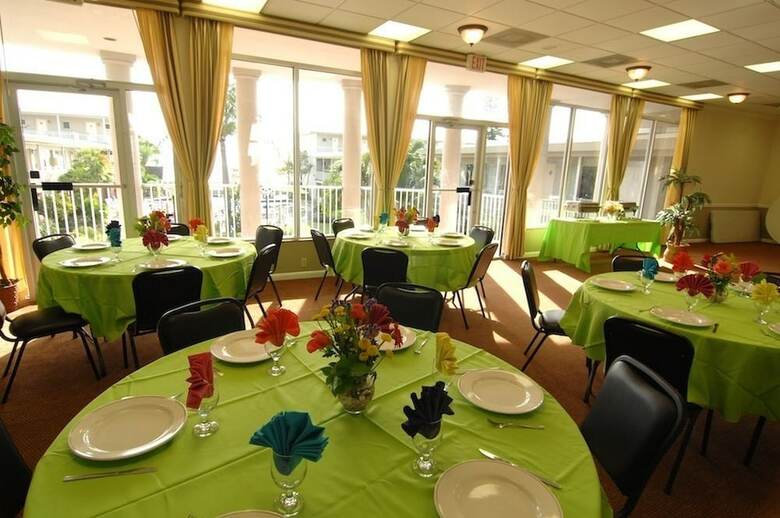Hotel Thunderbird Beach Resort
