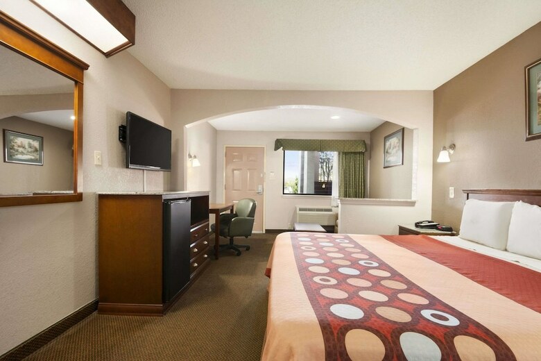 Motel Super 8 By Wyndham Baton Rouge/i-12