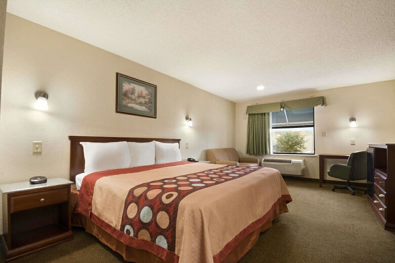 Motel Super 8 By Wyndham Baton Rouge/i-12