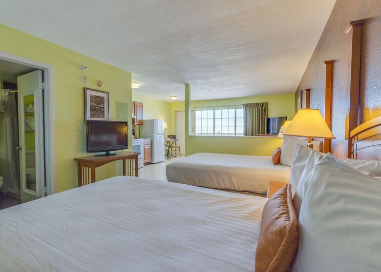 Pierview Hotel & Suites