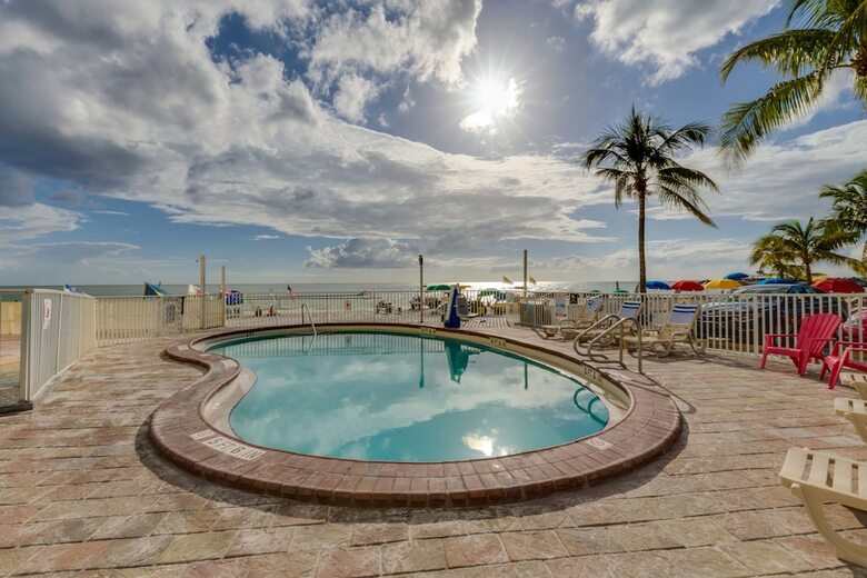 Pierview Hotel & Suites