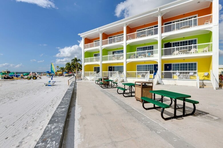 Pierview Hotel & Suites
