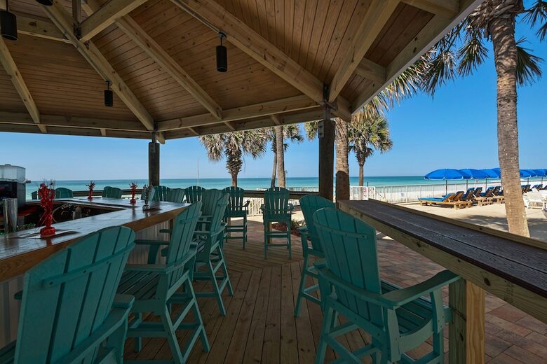 Hotel Beachcomber By The Sea