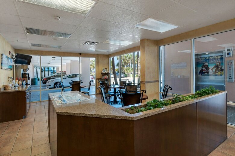 Hotel Beachcomber By The Sea