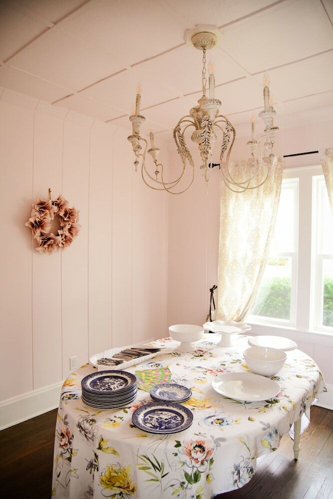 Azalea Inn Bed & Breakfast