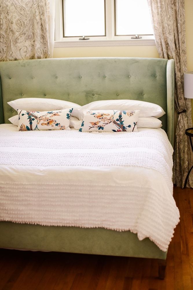 Azalea Inn Bed & Breakfast