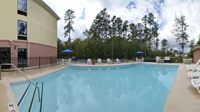 Hotel Comfort Suites Wilmington Near Downtown
