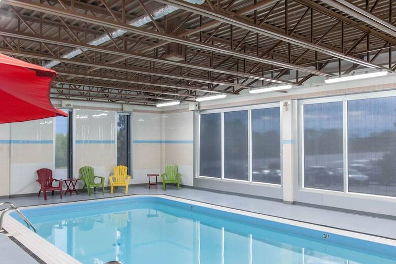 Quality Hotel & Suites