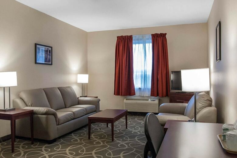 Quality Hotel & Suites