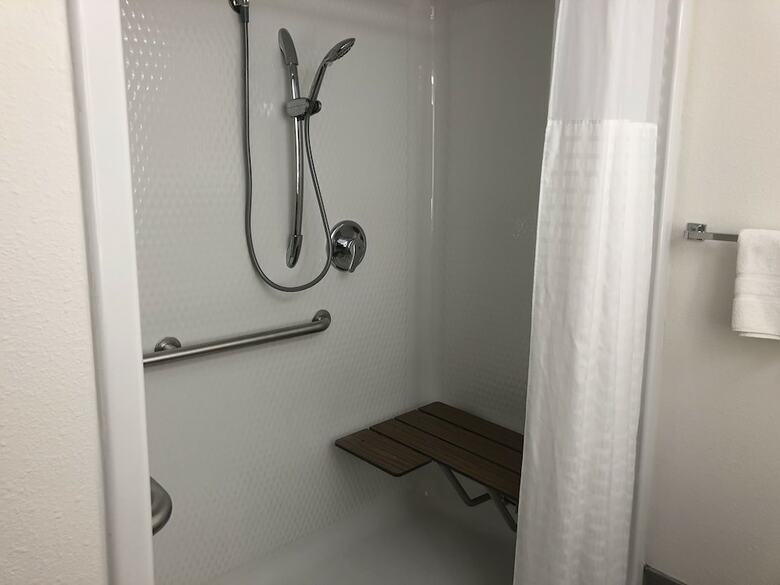 Hotel Howard Johnson By Wyndham Airport