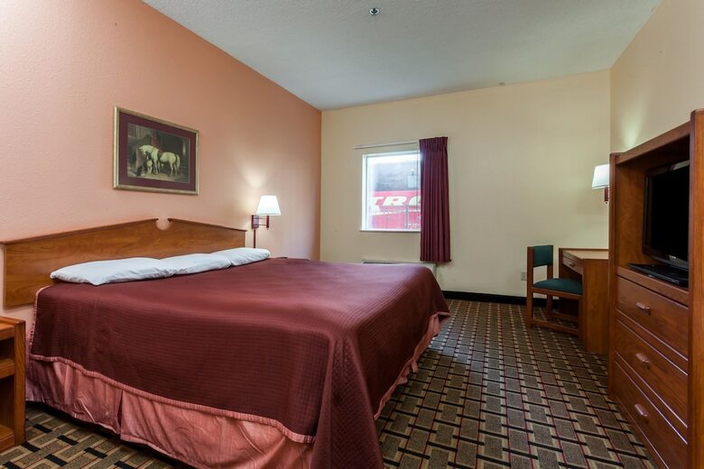 Hotel Howard Johnson By Wyndham Airport