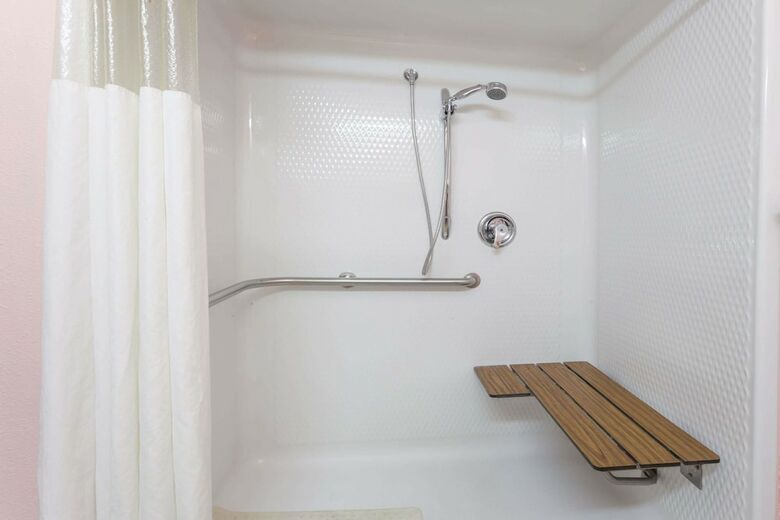 Hotel Howard Johnson By Wyndham Airport