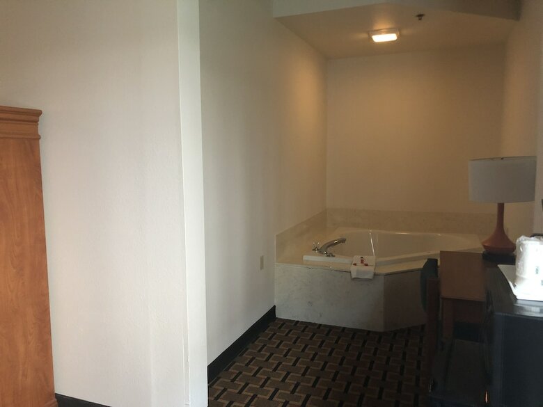 Hotel Howard Johnson By Wyndham Airport