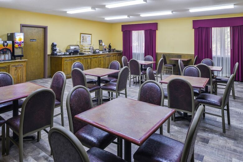 Hotel Americas Best Value Inn Wiggins