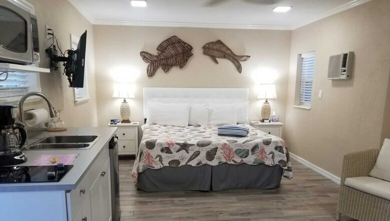 Hotel Haley's Couples Retreat