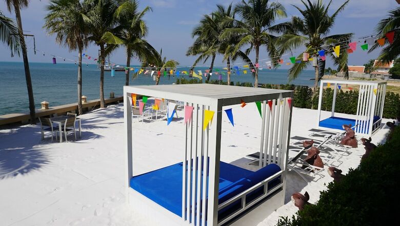 Hotel Saisawan Beach Resort