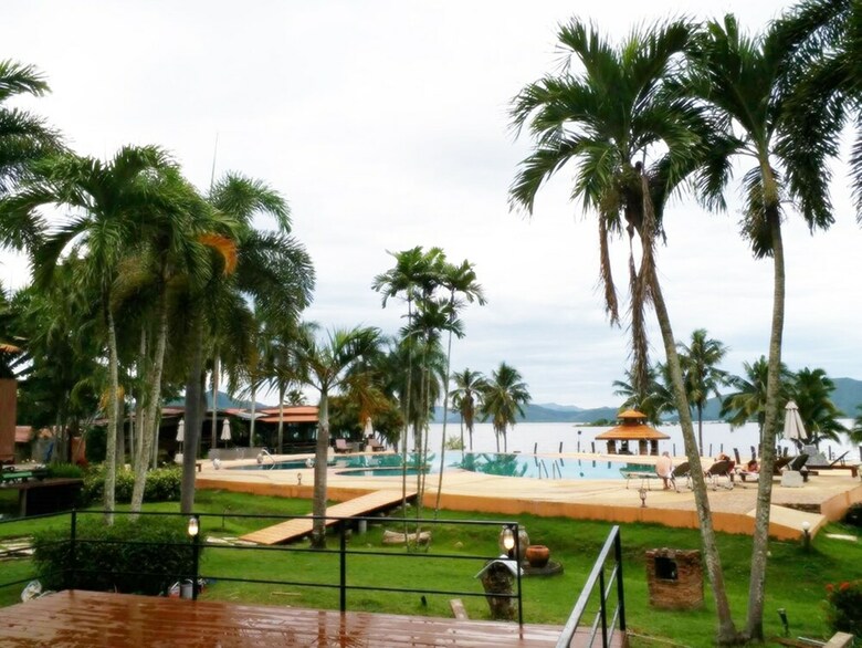 Apartamento Kaengkrachan Boathouse Paradise Resort