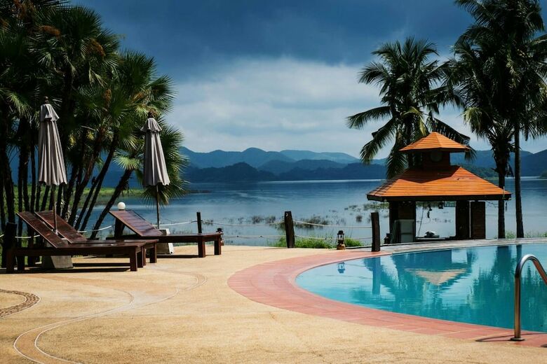 Apartamento Kaengkrachan Boathouse Paradise Resort