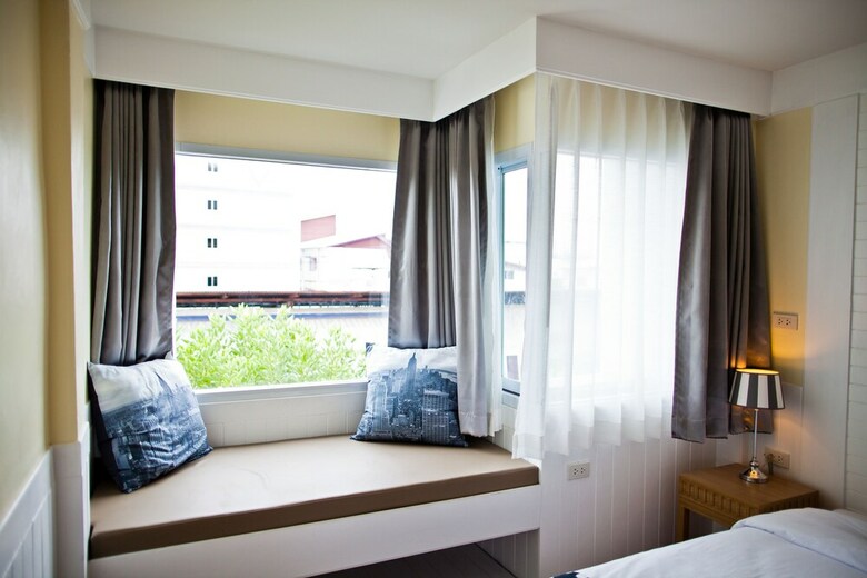 Paradise Hotel