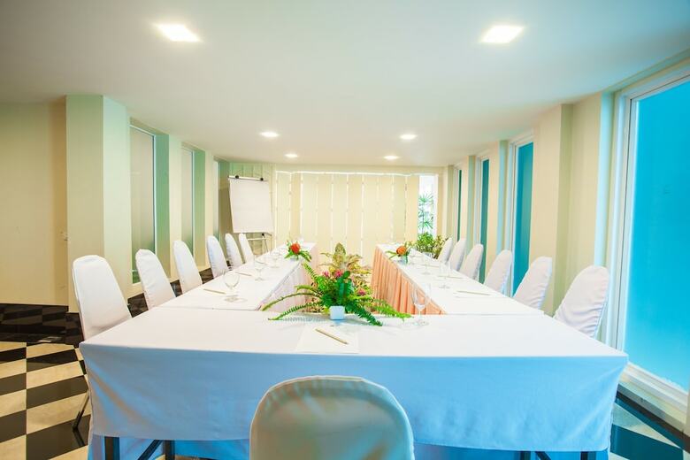 Paradise Hotel