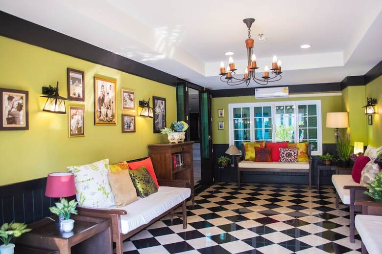 Paradise Hotel